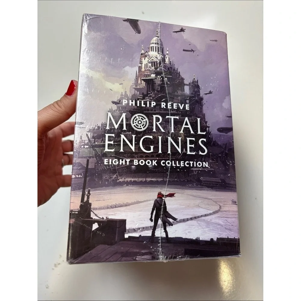 Mortal Engines 8 Book Collection Paperback book set by Philip Reeve